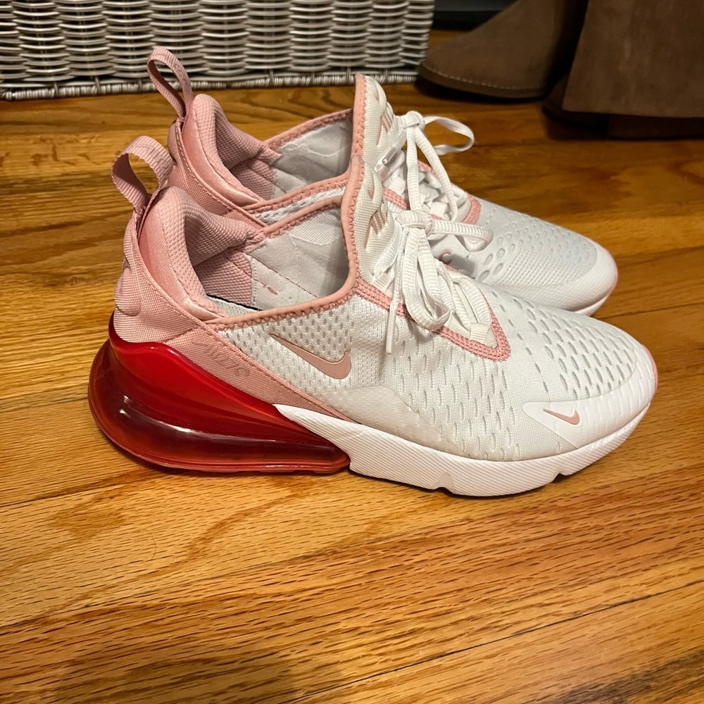 GIRLS' BIG KIDS' NIKE AIR MAX 270 CASUAL SHOES - size 7 sneakers